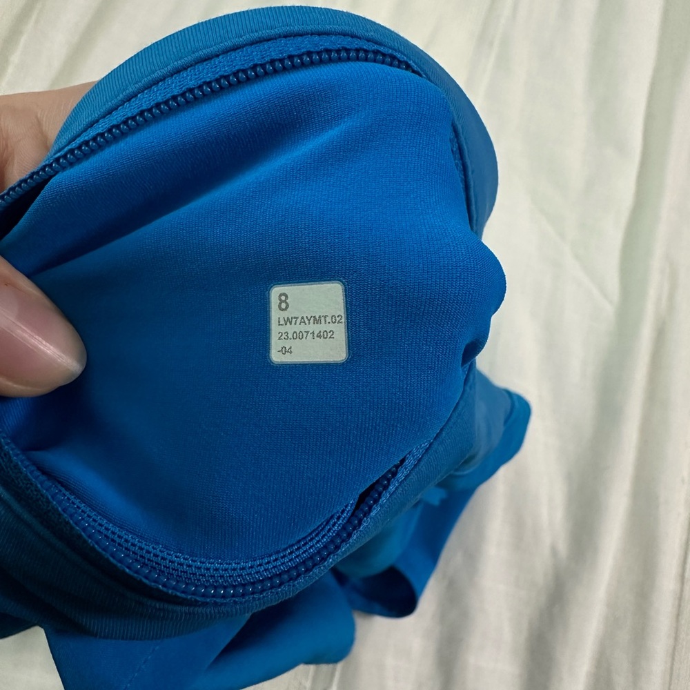 Lululemon lined speed up shorts, 4” mid rise, size 8, electric blue - Picture 3 of 3